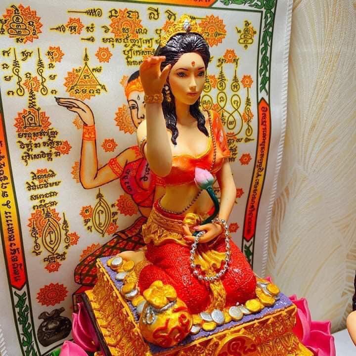 Tượng mẹ Ngoắc -Super Vip
