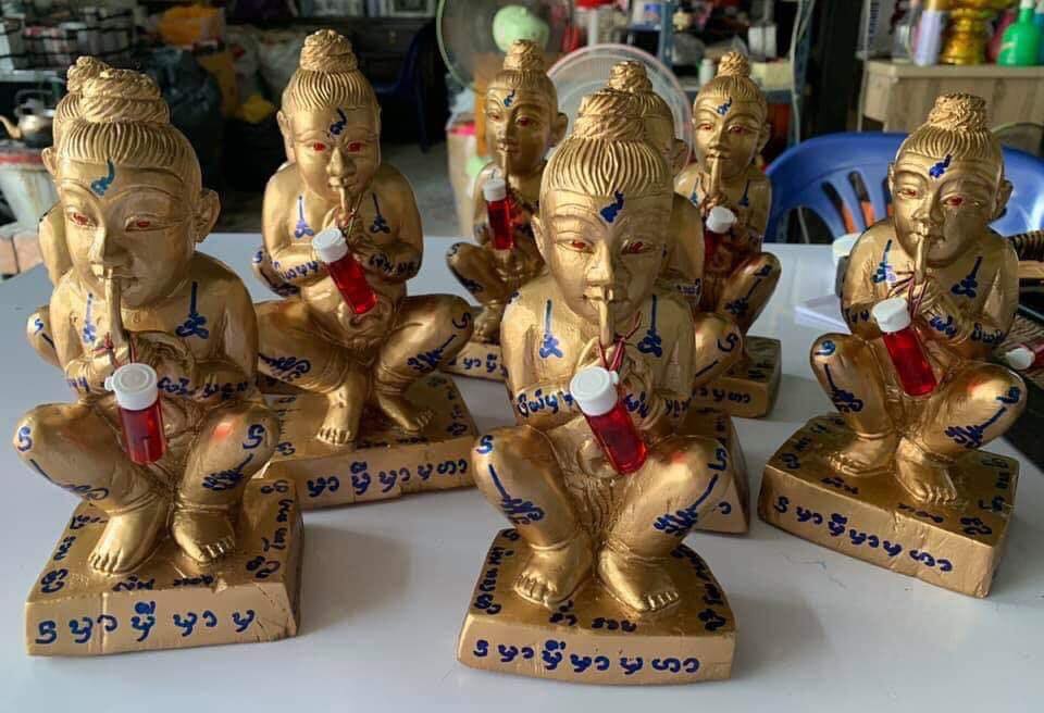 KUMANTHONG NGẬM CUỐN RỐN