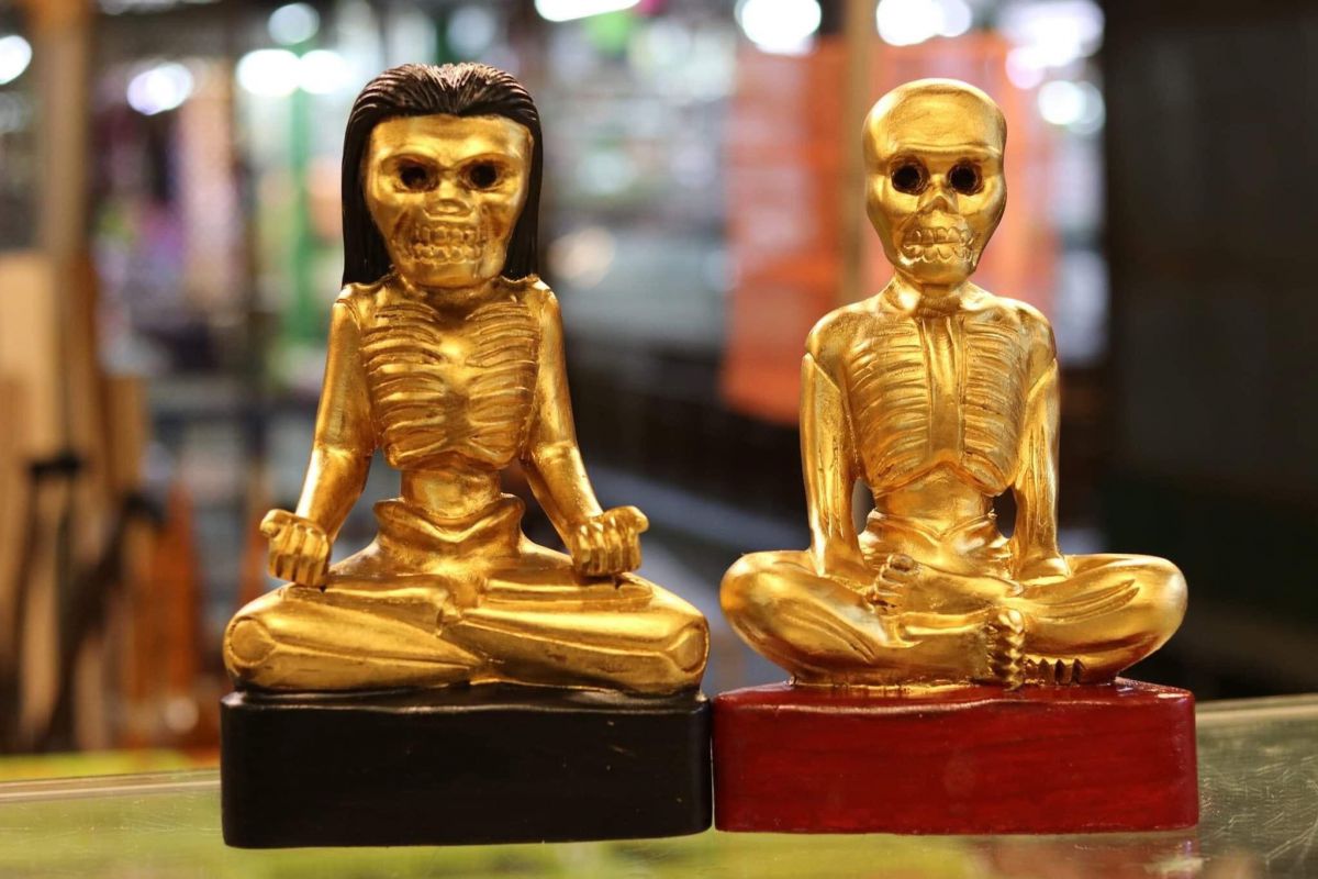 Tượng Hai Hồn Ma Giàu Có Phi Phong 