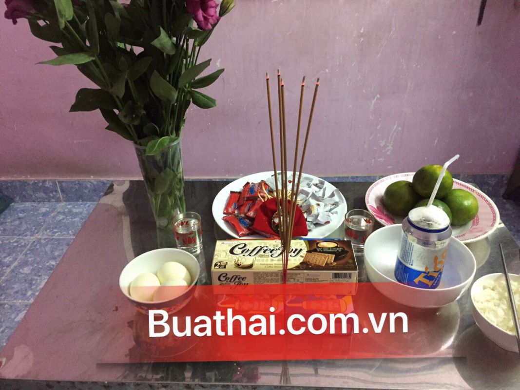 KHÁCH CÚNG BÙA NHỊ CA PHONG
