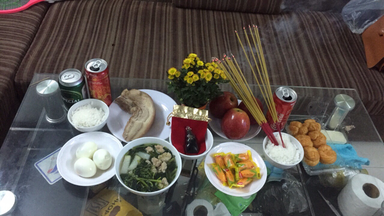 KHÁCH CÚNG BÙA THẦN PRA NGAN