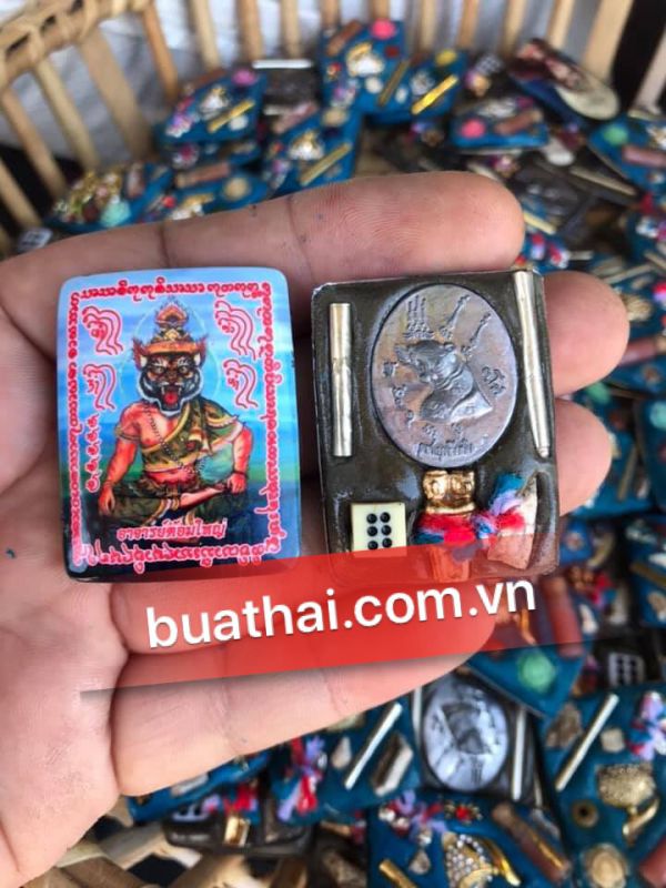 BÙA LERSI ĐẦU HỔ
