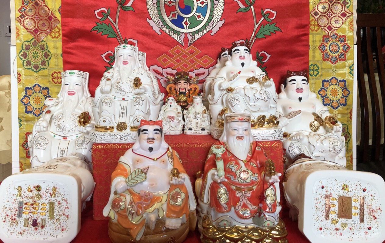 THÀN TÀI THỔ ĐỊA